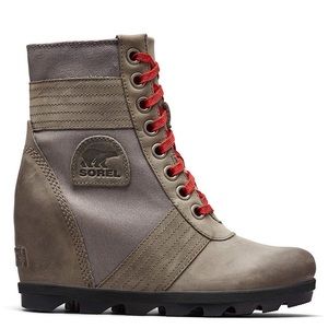 Like new - Sorel Lexi wedge boots